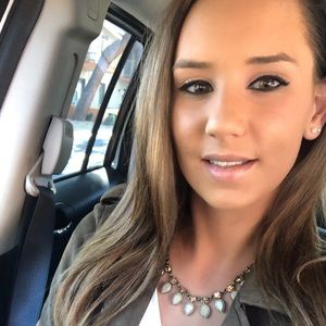 Meet your Posher, Courtney